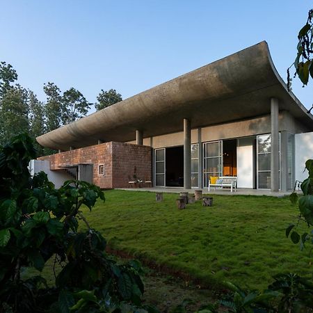 Saffronstays Cafella- A 3-Bdr Elliptical-Roof Villa In Chikmagalur Mudigere エクステリア 写真