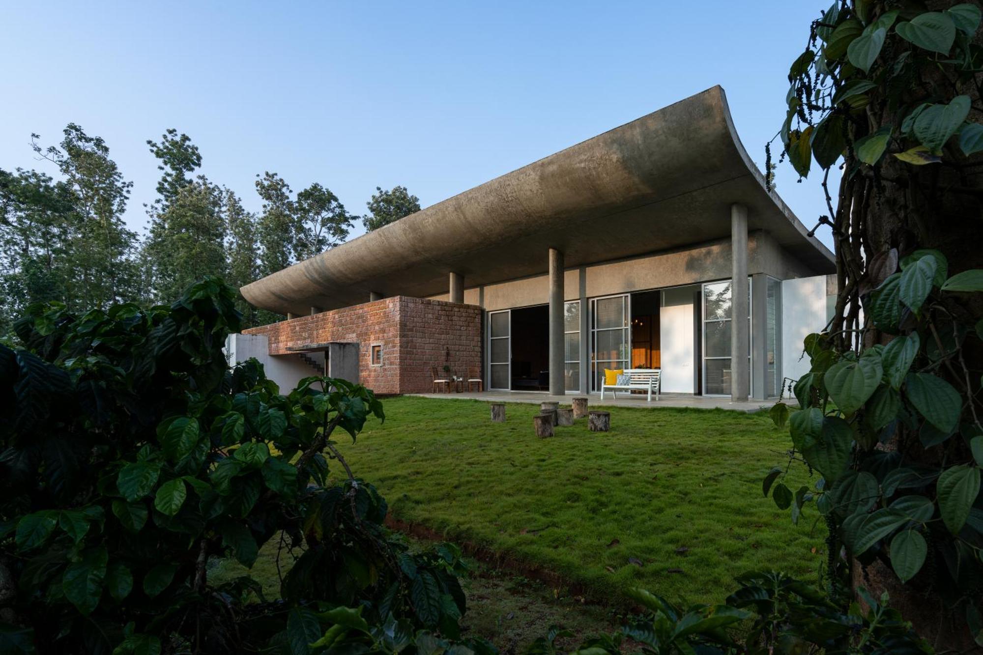 Saffronstays Cafella- A 3-Bdr Elliptical-Roof Villa In Chikmagalur Mudigere エクステリア 写真